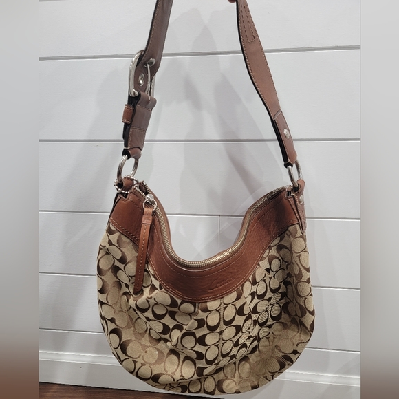 Coach Hobo Bag Buckle Pleated Brown Monogram Signature Handbag Purse - Picture 2 of 15